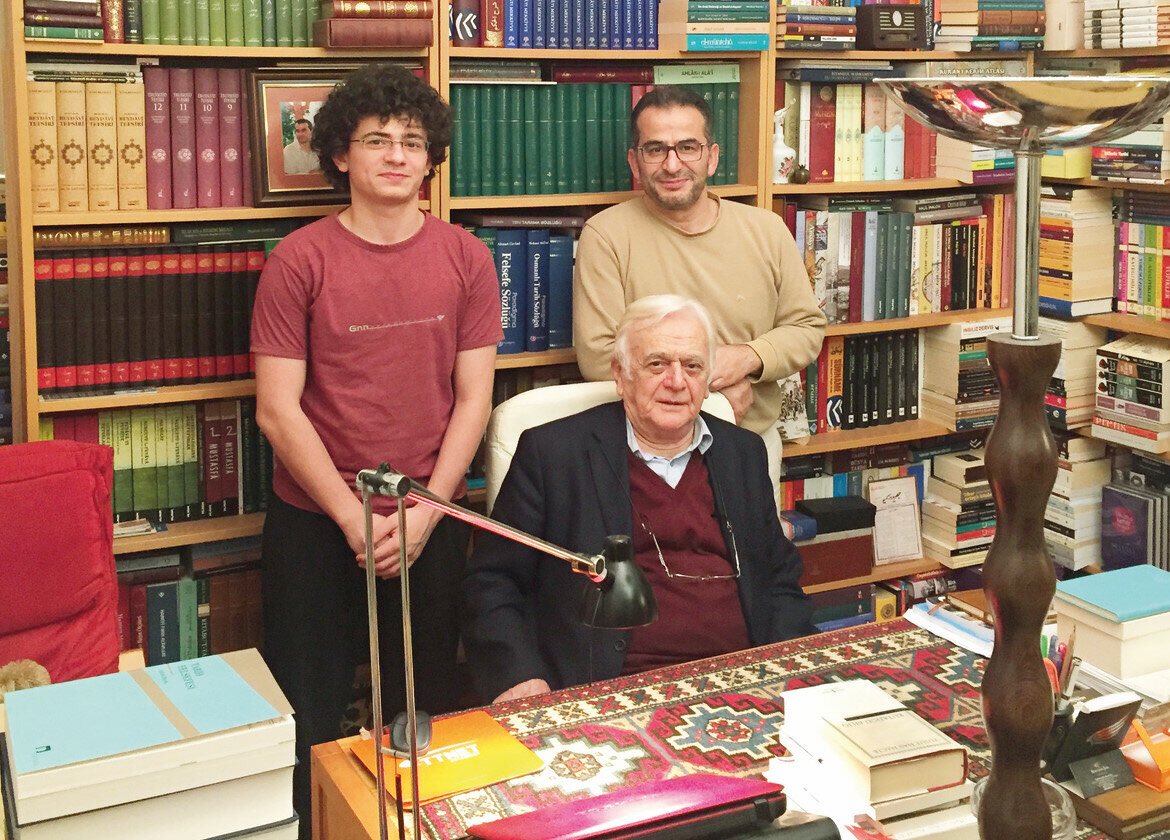 Mehmet Genç öğrencileriyle