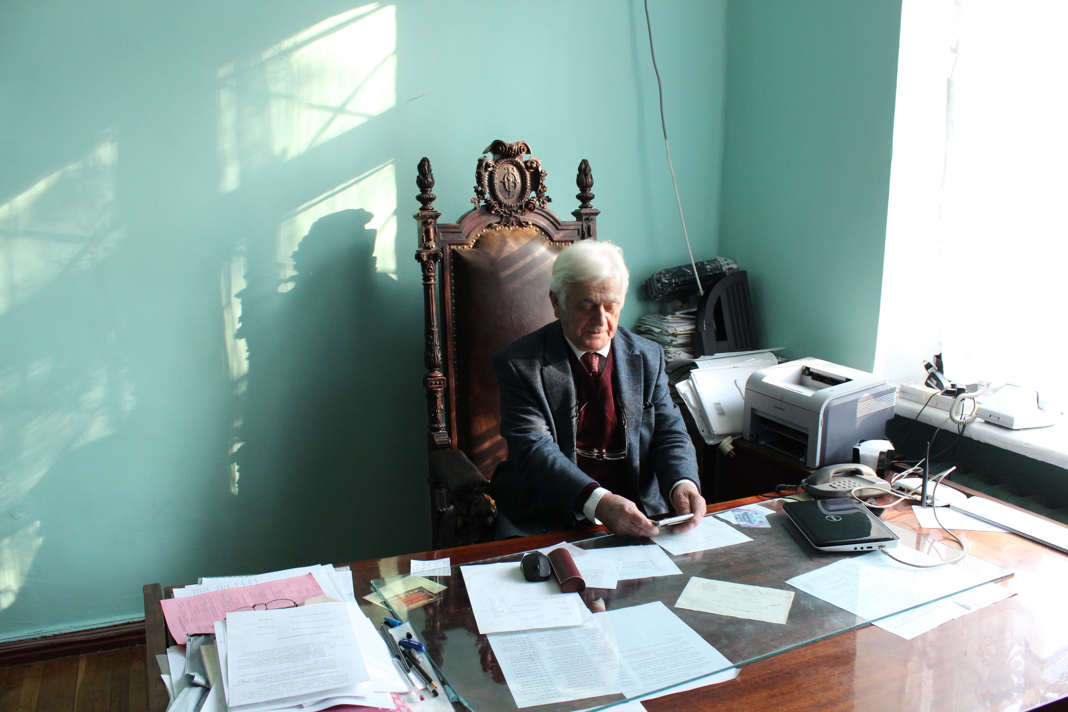 Mehmet Genç çalışırken